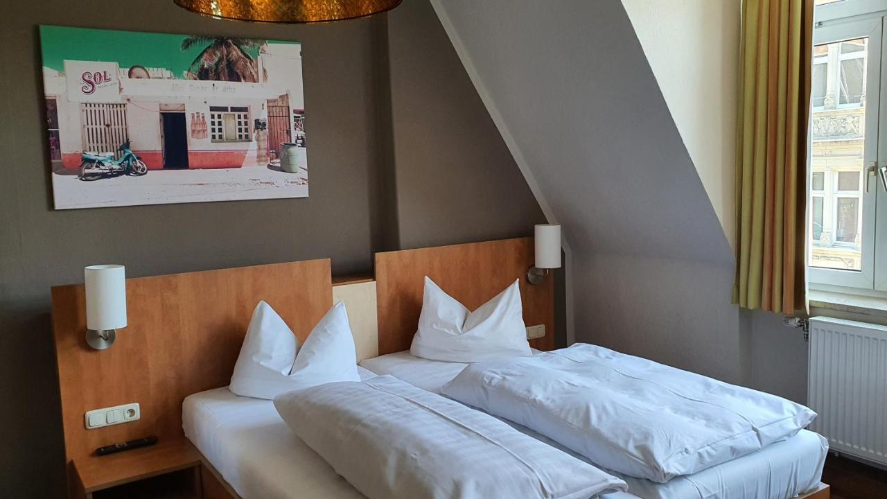 Hotel Friedensbruecke Greiz Buitenkant foto