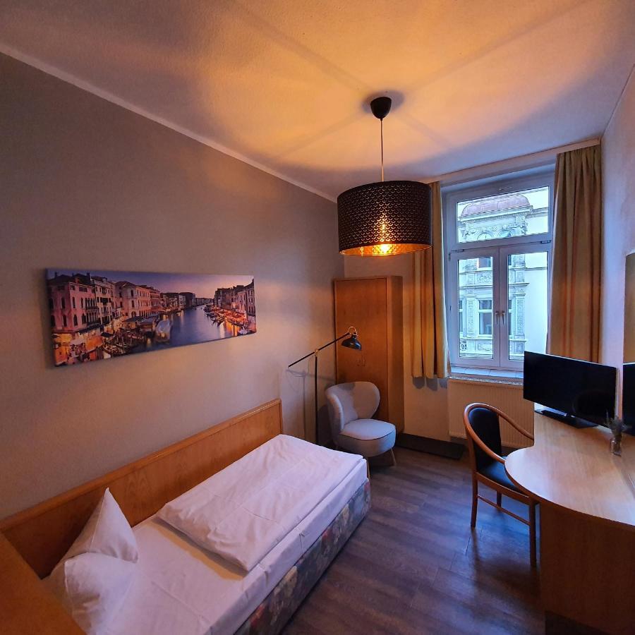 Hotel Friedensbruecke Greiz Buitenkant foto